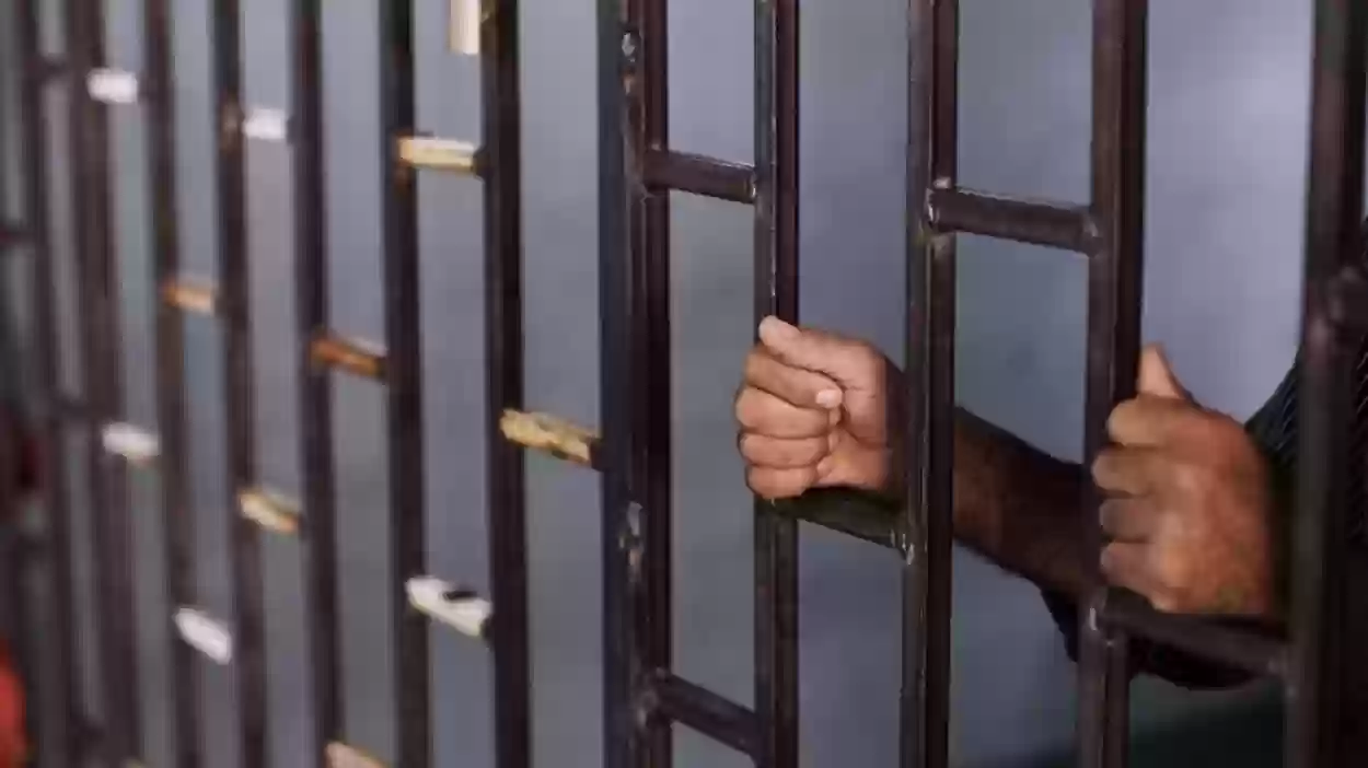 سجين يعبر عن ندمه بعد ارتكابه هذه الجريمة طمعًا في المال