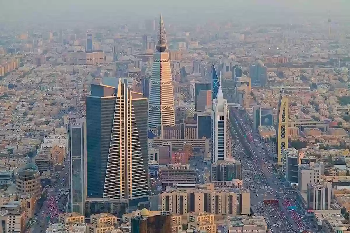 أكثر المدن التي توفر وظائف في السعودية وهذه شروط العمل للأجانب