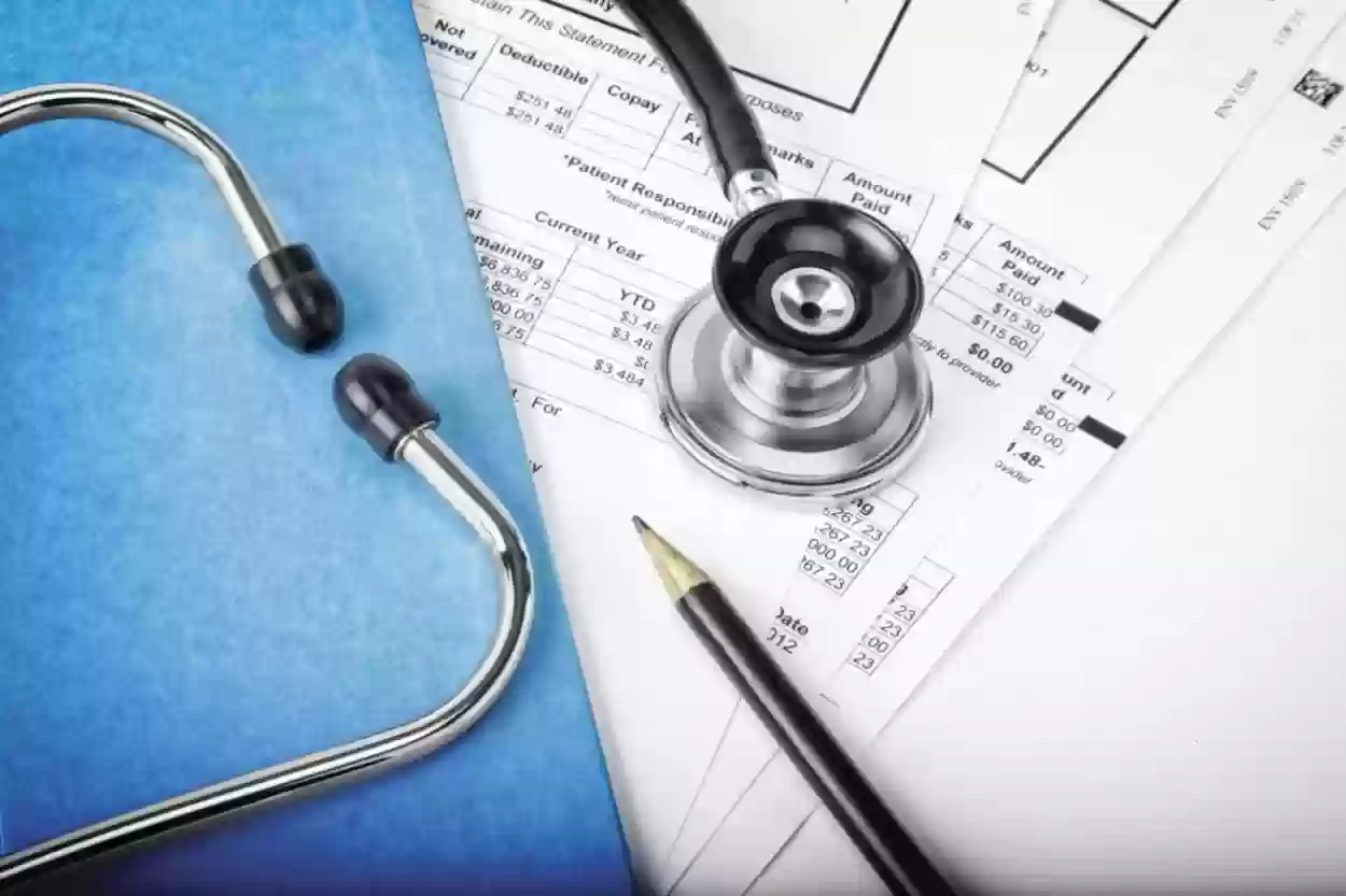 كم رسوم التأمين الصحي للمقيمين دبي؟